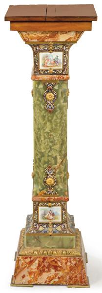  Peana de onix, esmalte cloisonné y placas de porcelana pintadas, Napoleon III, Francia 1865-70.