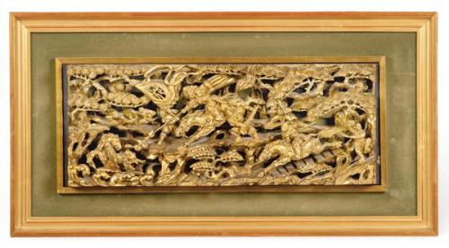  Panel de templo chino de madera tallada, calada y dorada, Dinastía Qing S. XIX.