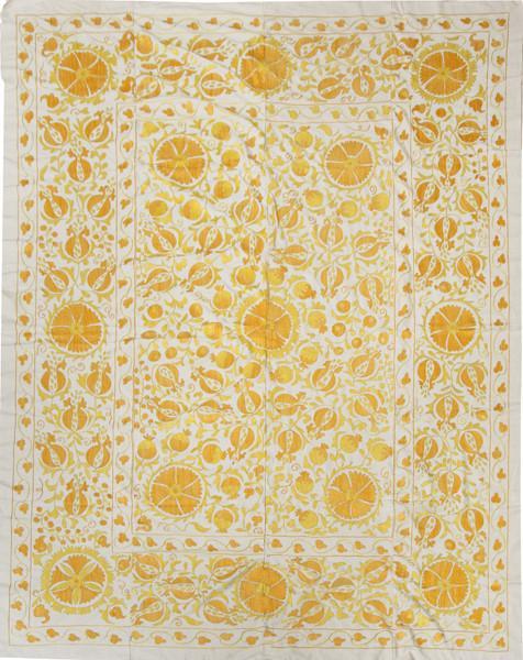  Tela souzani en algodón blanco con bordados en naranja, Azaerbayan S. XX.