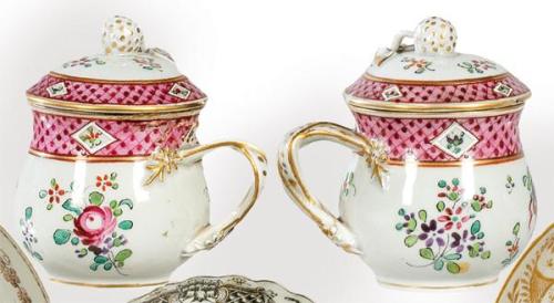 Pareja de pequeños botes para mermelada con tapa en porcelana de Compañía de Indias, Familia Rosa, Dinastía Qing, época de Qianlong (1736-95).