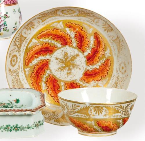  Cuenco con su plato de porcelana de Compañía de Indias en naranja y oro, Dinastía Qing, época de Qianlong (1736-95).