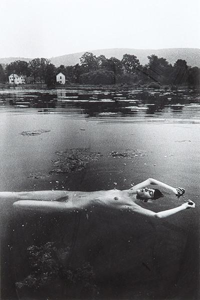 RALHP GIBSON - Sin título (Desnudo flotando). The Somnambulist