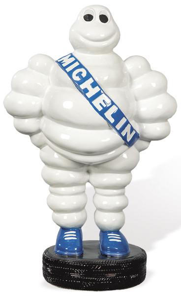  Michelin en resina policromada.