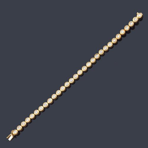 Pulsera rivière con brillantes de aprox. 6,00 ct en total engastados en chatón.