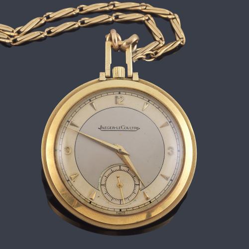 JAEGER LECOULTRE, reloj lepin con caja en oro amarillo de 18 K y leontina en oro amarillo de 18 K.