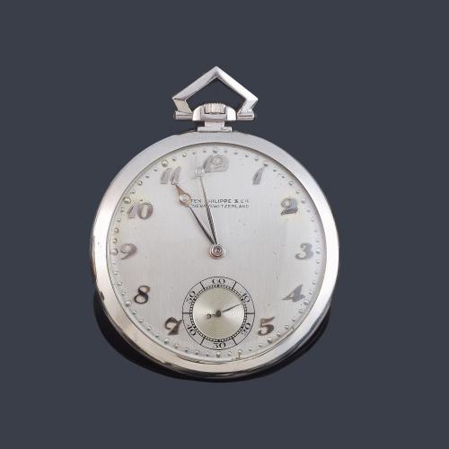 PATEK PHILIPPE caja nº 608733, movimiento nº 823066, reloj lepin con caja en oro blanco de 18 K. Con estuche original.