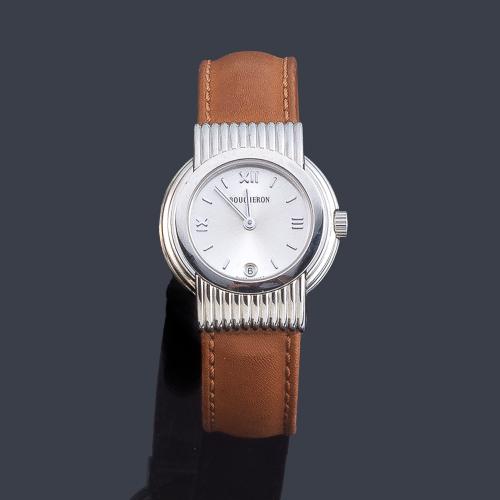  BOUCHERON Solis de señora con caja en acero.