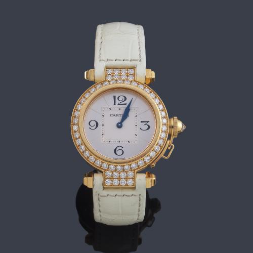  CARTIER Pasha ref. 2811 de señora con caja en oro rosa de 18 K con brillantes.