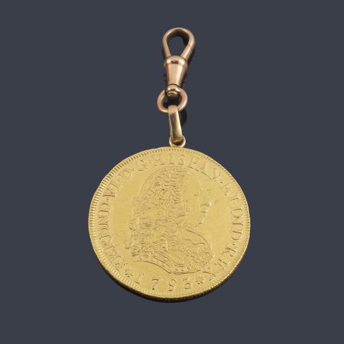 Fernando VI 8 escudos,  Lima 1793 J, colgada en mosquetón.