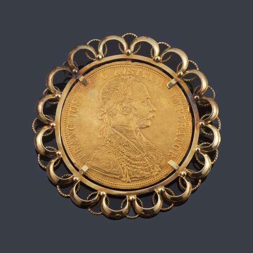 Colgante-broche con moneda Francisco José I, 4 ducados, Austria en oro de 22 K. Marco en oro amarillo de 18 K.