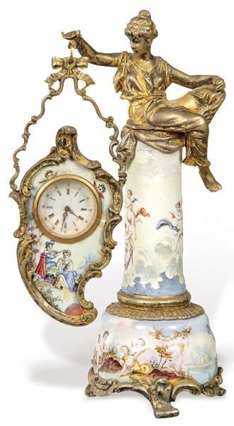  Reloj de mesa de plata sobredorada y esmalte, Viena h. 1900.