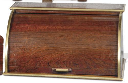 Escritorio de persiana inglés en caoba ff. S. XIX pp. S. XX.