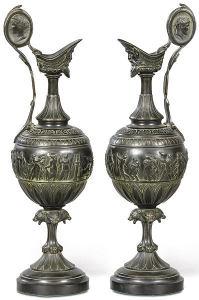  Pareja de jarras Napoleon III de bronce patinado, Francia h. 1860.