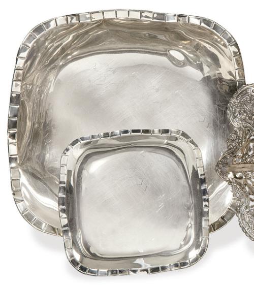  Juego de paneras cuadrangulares, una más grande y otra más pequeña de plata epsañola punzonada 1ª Ley de Pasgorcy,