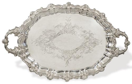  Bandeja oval de dos asas de plata española punzonada 1ª Ley de Cortabarría y Cia.