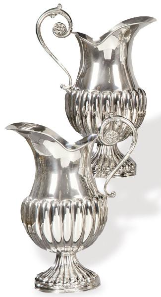  Pareja de jarras de plata española de Montejo