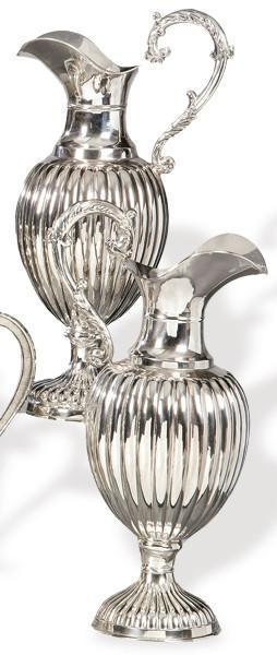  Pareja de jarras de plata española punzonada 1ª Ley de Montejo