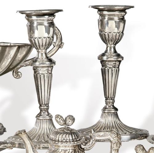  Pareja de candeleros de plata inglesa punzonada Ley Sterling de D J Silver Repairs Londres 1967.