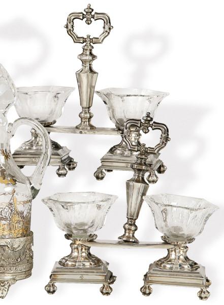 Pareja de especieros de mesa de plata francesa punzonada Ley 950  de Amelie Cardeilyhac, París pp. S. XX.