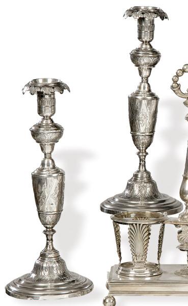  Pareja de candeleros de plata española punzonada de Fch Carreras con fiel contraste ilegible, Barcelona S. XIX.