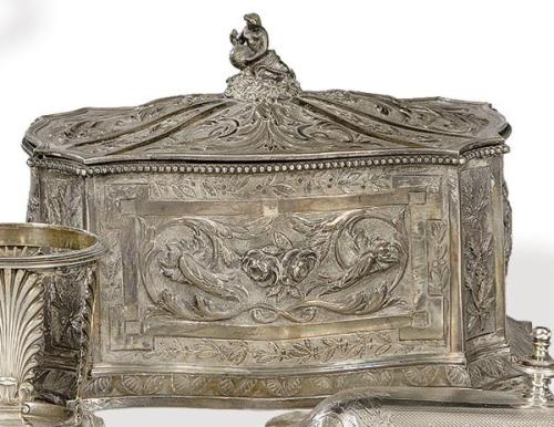  Joyero de plata francesa punzonada con marca de orfebre frustra y marca de exportación en vigor de 1839 a 1879.