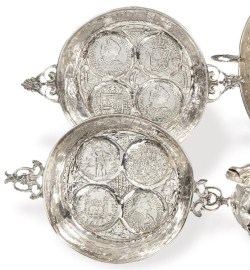  Pareja de bernegales de plata española punzonada de López.