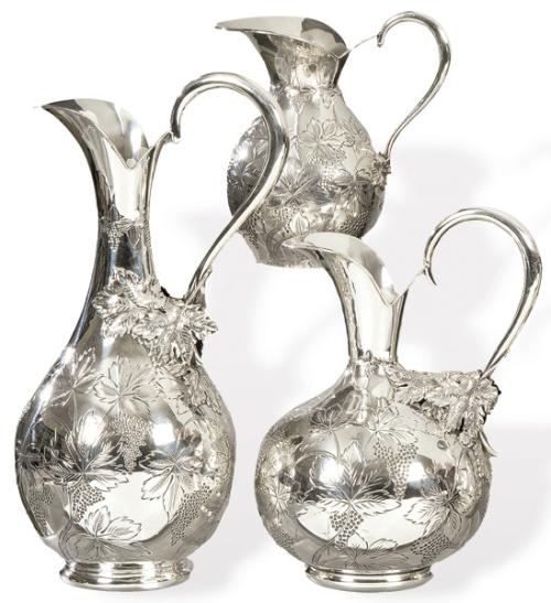  Juego de tres jarras de plata española punzonada 1ª Ley de Pasgorcy.