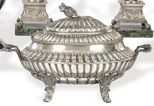  Sopera gallonada de plata española punzonada 1ª Ley de Montejo,