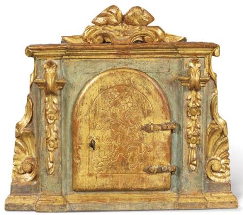  Sagrario de madera tallada, dorada y policromada, España S. XVII.