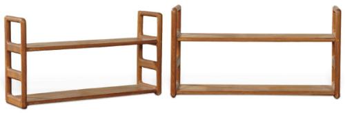  Pareja de estanterías de pared en madera de teca de Dyrlund, con dos estantes y sobre estructura recortada.