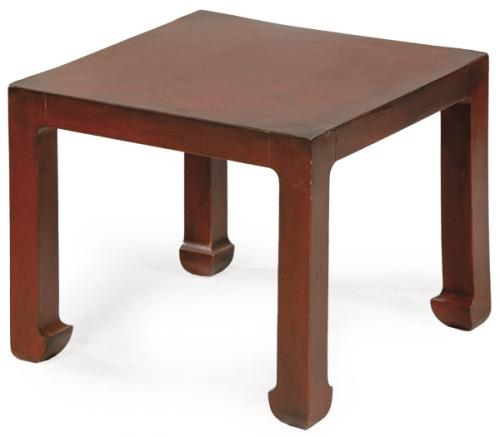  Mesa auxiliar china cuadrangular lacada en rojo.