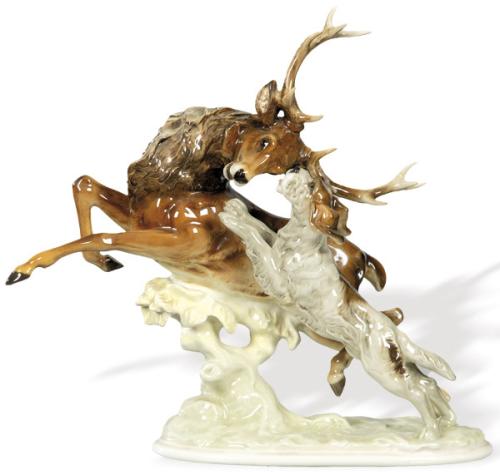  Karl Tutter, conjunto de figuras de ciervo y perro en porcelana esmaltada de Hutschenreuther. Firmada en la base