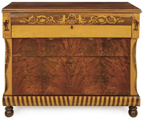  Cómoda isabelina en madera de caoba, palma de caoba