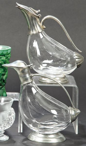 Pareja de jarras con tapa de estaño y cristal mediados S. XX.