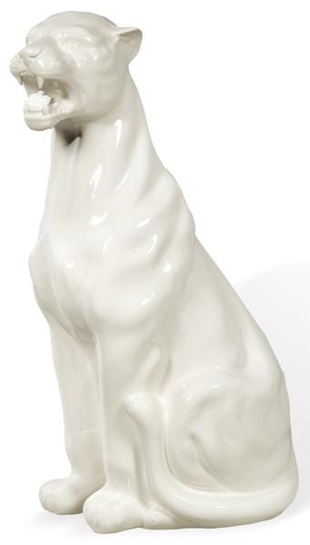 Figura de pantera moldelada en cerámica esmaltada en blanco de Bassano, con marca en la base.