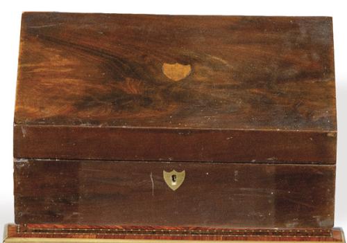 Caja costurero victoriana de madera de caoba, Inglaterra S. XIX.