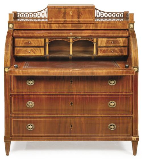 Bureau de cilindro estilo neoclásico en madera de caoba