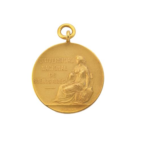 Colgante medalla de la Universidad de Buenos Aires en oro de 18 K.