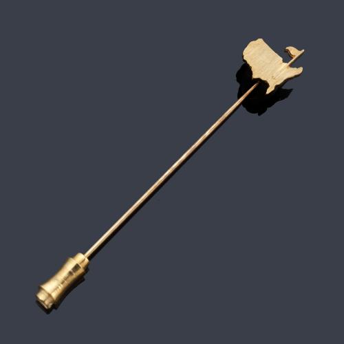 Alfiler con mapa de NorteAmérica realizado en oro amarillo de 14K.