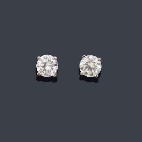 Dormilonas con pareja de brillantes de aprox. 1,30 ct en total.