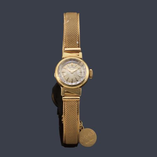 LONGINES ref. 9027 de señora con caja y brazalete en oro amarillo de 18 K. Con certificado