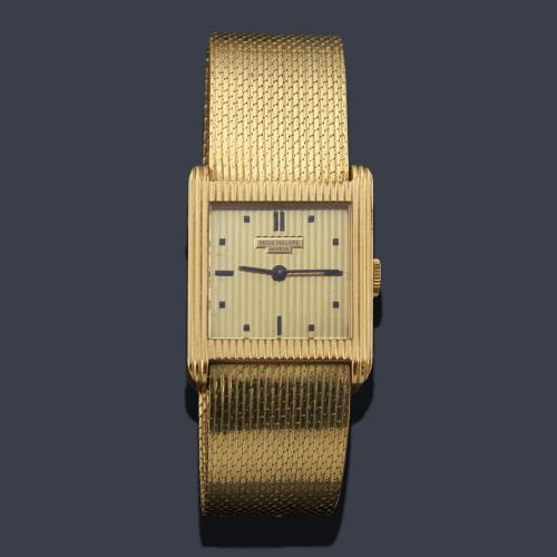 PATEK PHILIPPE Góndolo ref. 3467 de caballero con caja en oro amarillo de 18 K, brazalete desmontable realizado por joyero en oro amarillo de 18 K. Años 60.