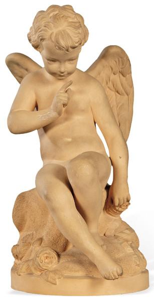 "Cupido" en terracota de Sevrés siguiendo el modelo de Etienne Maurice Falconet (1716-1791) que realizó para la misma fábrica mientras duró su cargo como director de esclutura desde 1757 a 1766 realizado hacia 1940.