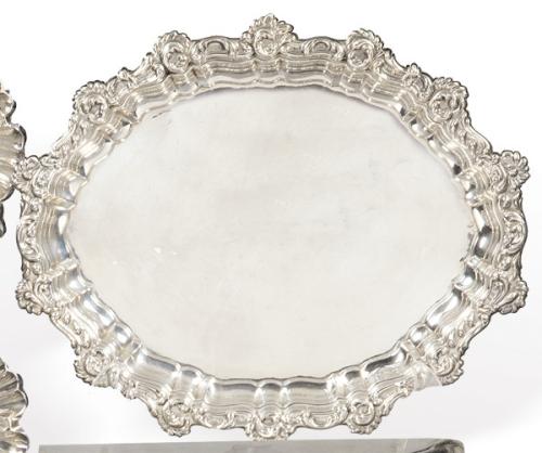 Pequeña bandeja de plata española punzonada 1ª Ley de Cortabarría y Cia.