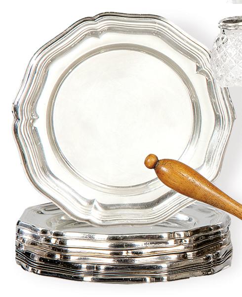 Juego de doce platos de pan de plata española punzonada 1ª Ley de Durán.