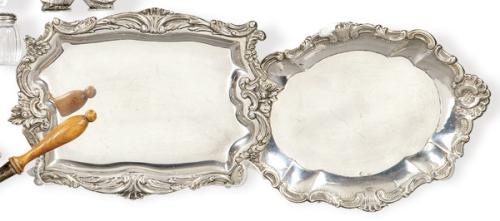 Dos  pequeñas bandejas de plata española punzonada 1ª Ley, una de Pasgorcy y otra de Durán.
