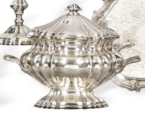 Sopera de plata española punzonada 1ª Ley de Durán.