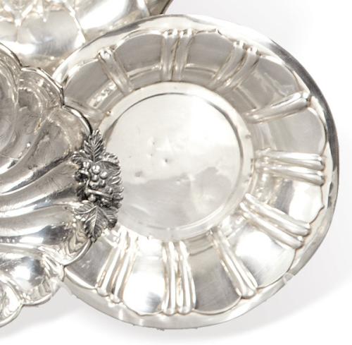 Panera gallonada de plata española punzonada 1ª Ley con marca comercial de Pérez Hermanos.