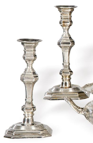 Pareja de candeleros de plata española punzonada 1ª Ley de Durán.