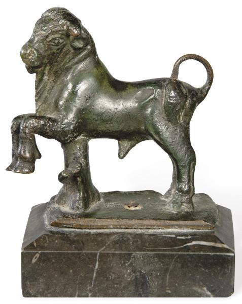 Toro romano en bronce S. II